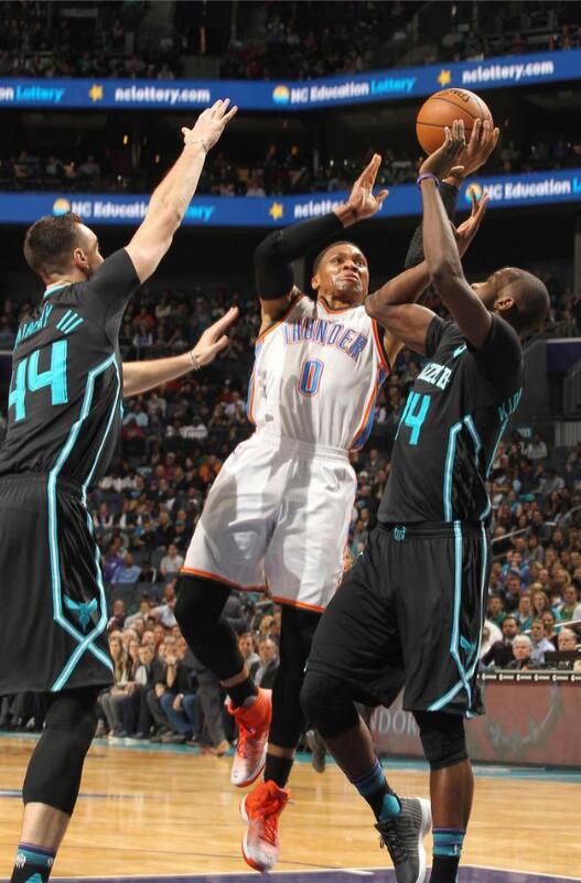 [中超]朱辰杰头球摆渡 吴曦包抄破门扳平比分.