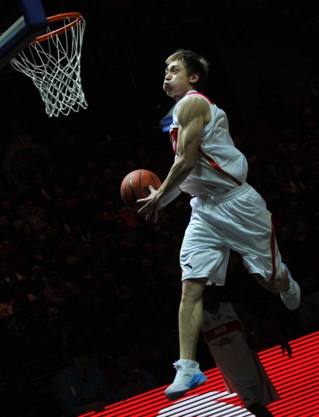 巴黎球迷抗 巴黎球迷抗